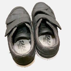 Zara Kids Footwear Collection Boys Lace Less Thick Sole Black Sneakers. US 12/13
